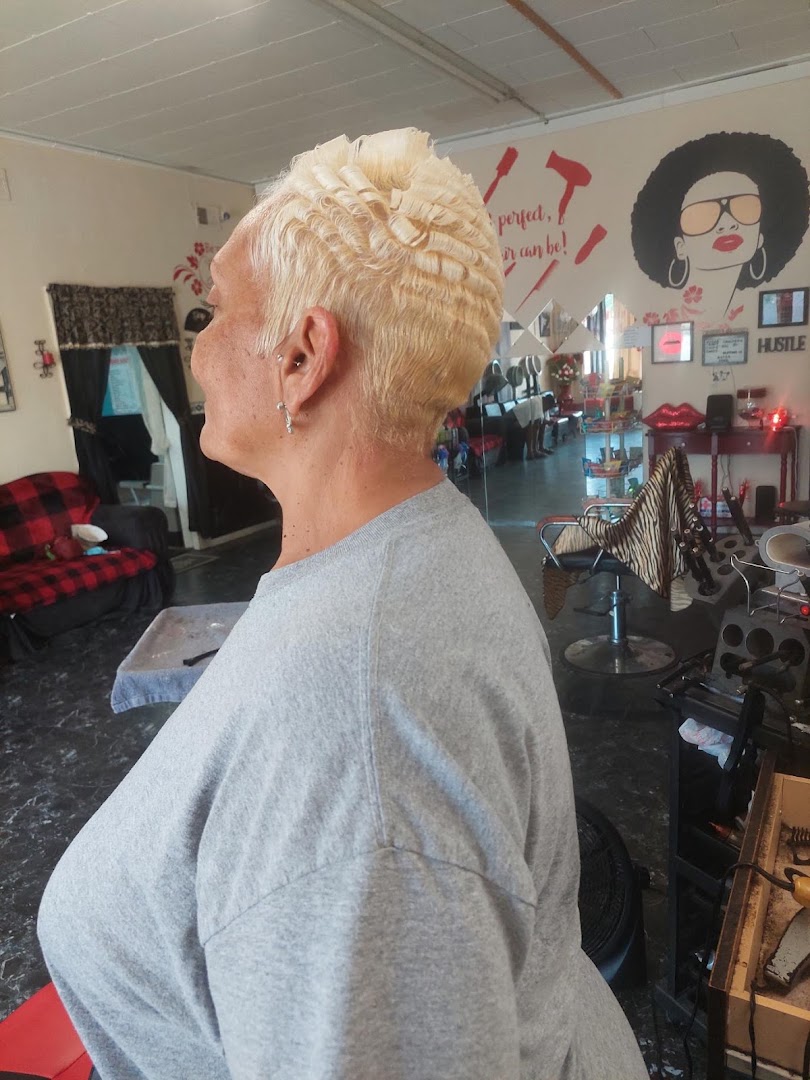 Blonde finger waves